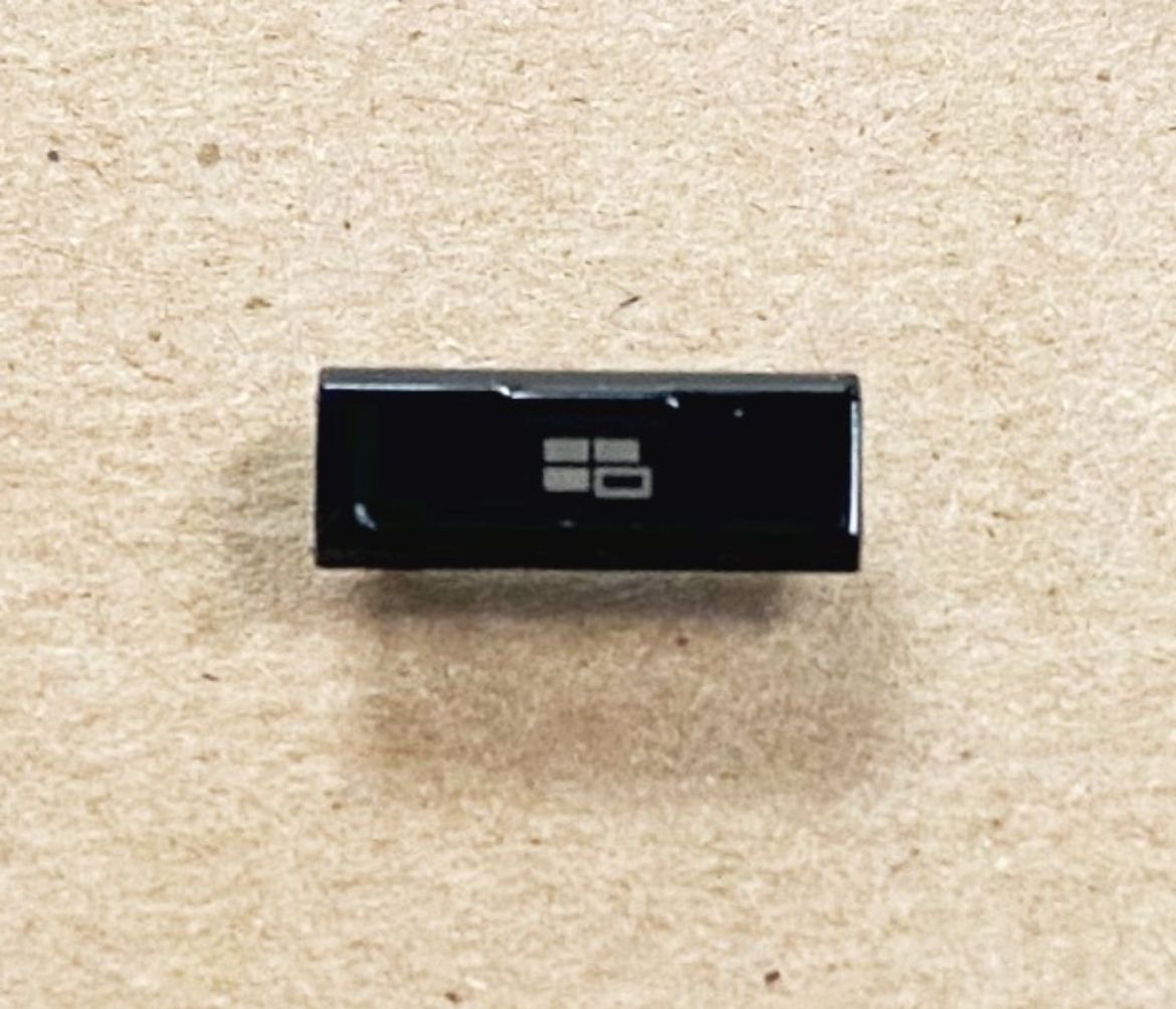 LV23103008A.jpg