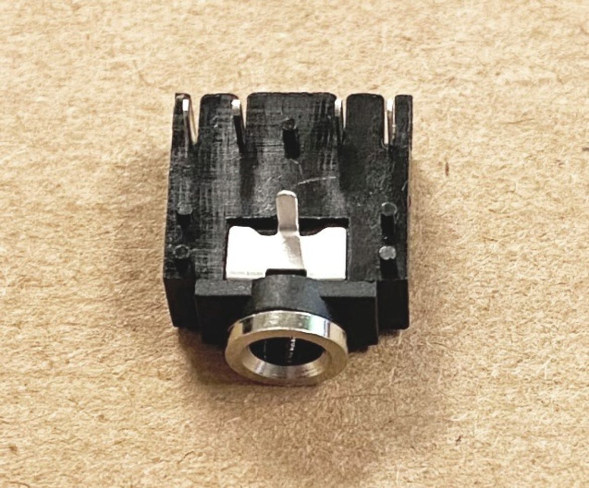 E1B001900.jpg